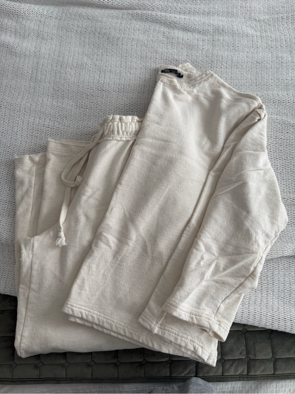 Zara Cream set. Terry sweatshirt material. Super comfortable.